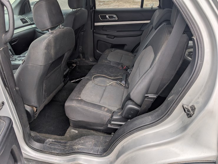 2016-ford-explorer-xlt-image-6