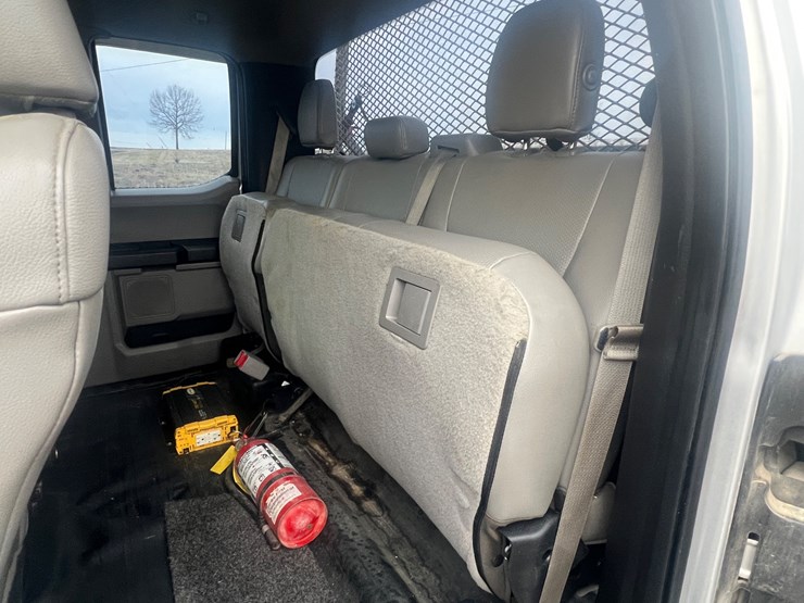 2015-ford-f150-xl-image-22