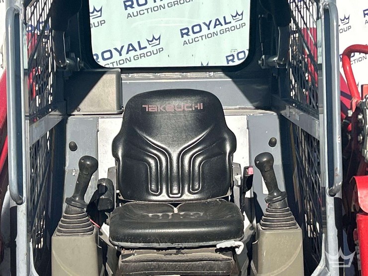 2021-takeuchi-tl6r-image-10