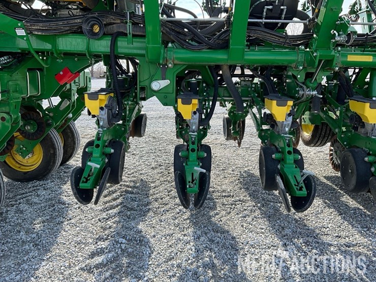 2022-john-deere-1795-image-33