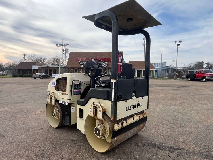 ingersoll-rand-dual-smooth-drum-roller-(1,047-hours)-image-4