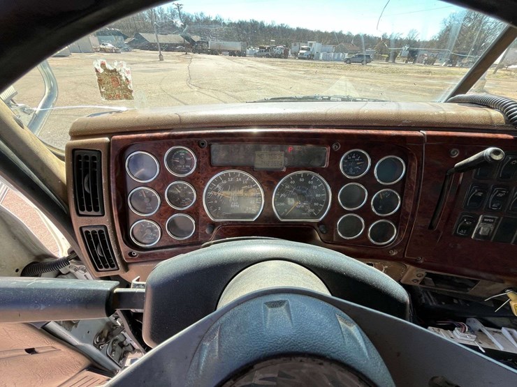 2004-mack-cv713-tandem-dump-truck-(481,756-miles)-image-22