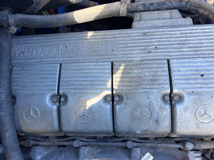 #1680-•-freightliner-day-cab-truck-tractor-image-38