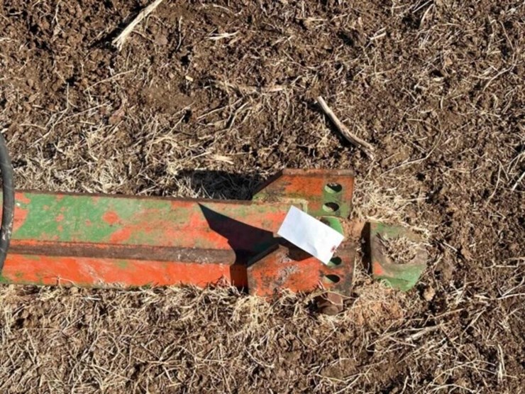 blanchat-10-bottom-plow-image-10