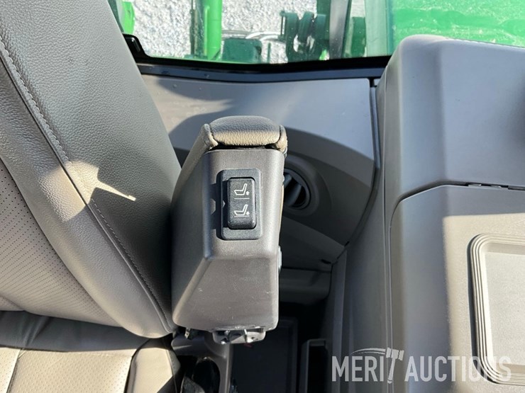 2022-john-deere-7r-210-image-44