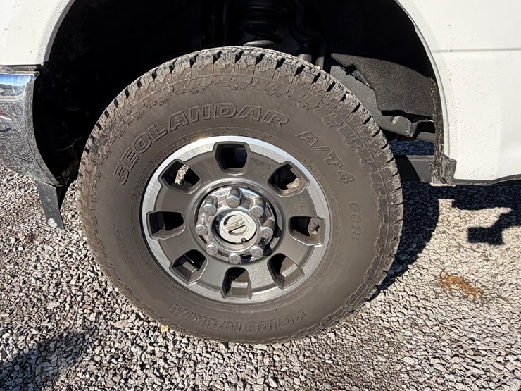 2019-ford-f250-xlt-image-8