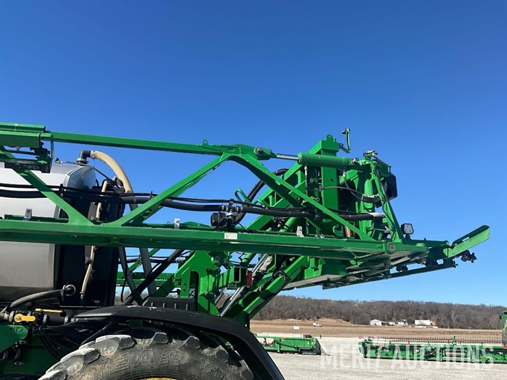 2022-john-deere-410r-image-17