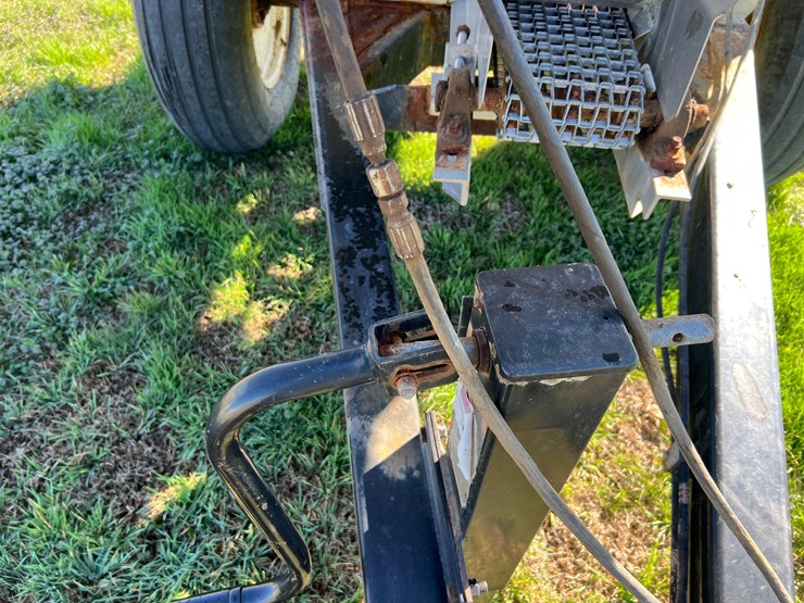 adams-high-clearance-5-ton-spreader-image-13