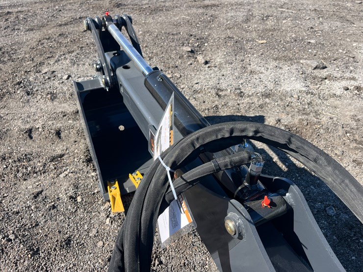 #5007-•-new-land-honor-arm-backhoe-for-skid-steer-image-3