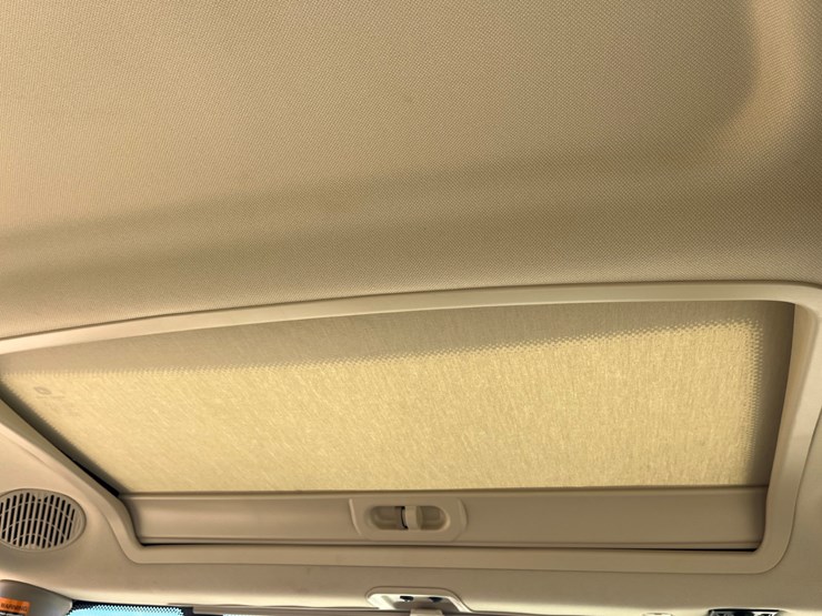 2015-john-deere-6145r-image-28