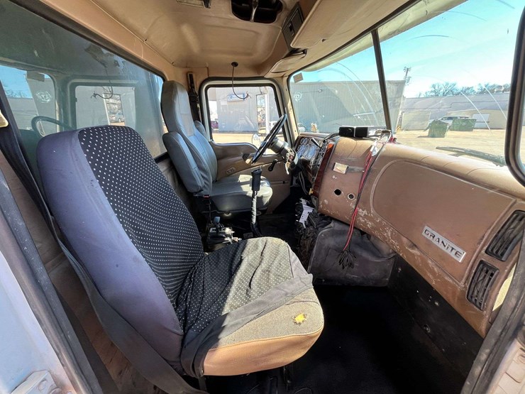 2004-mack-cv713-tandem-dump-truck-(481,756-miles)-image-23