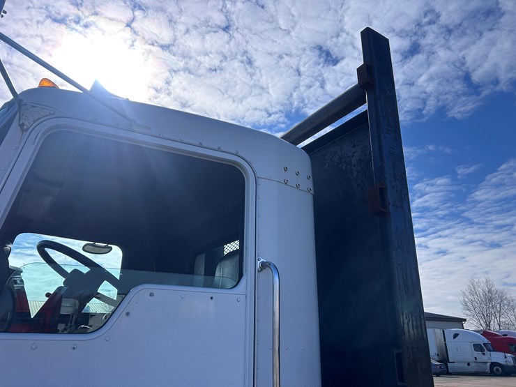 #1679-•-2003-kenworth-flatbed-truck-image-12