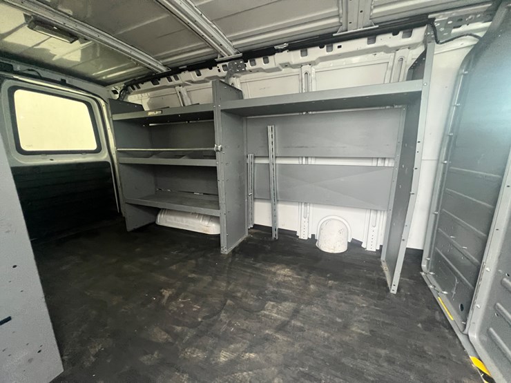 2012-chevrolet-express-g2500-image-19