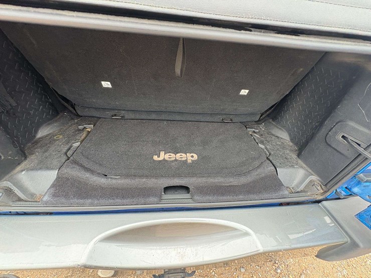 2014-jeep-wrangler-image-19