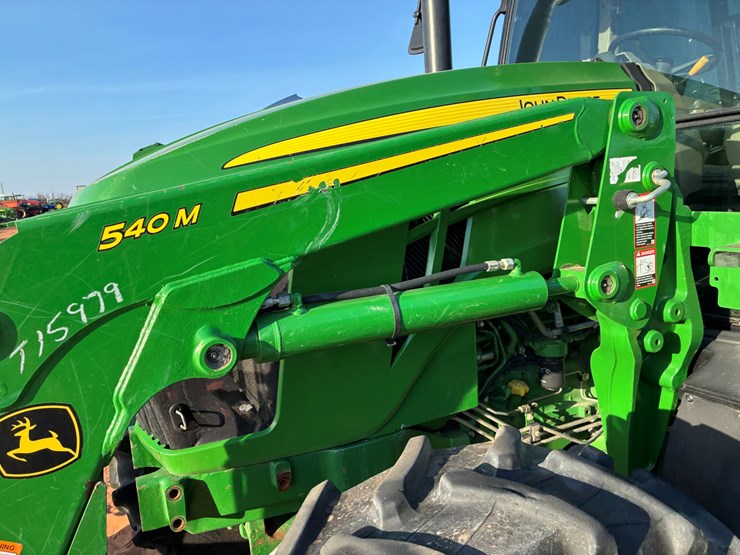 2022-john-deere-6105e-image-12
