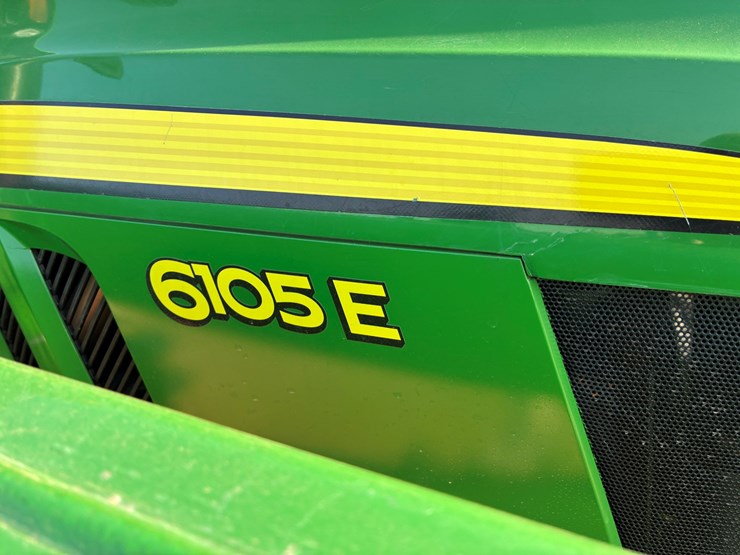 2022-john-deere-6105e-image-9
