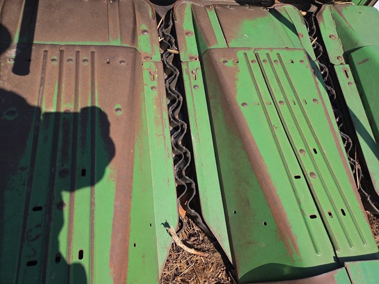 jd-484-4-row-corn-head-image-8