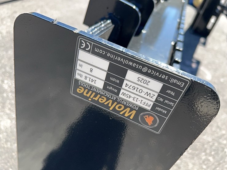 new-wolverine-hay-spear-skid-steer-attachment-(no-spear)-image-2