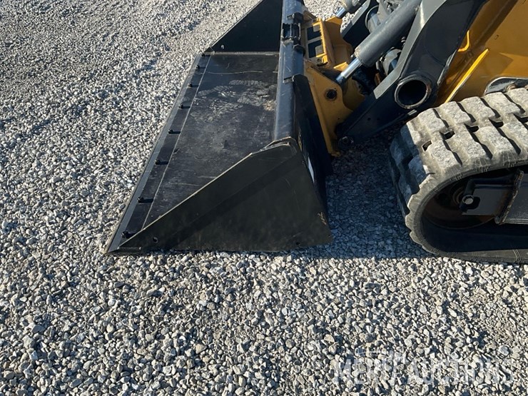 2024-deere-333g-image-12