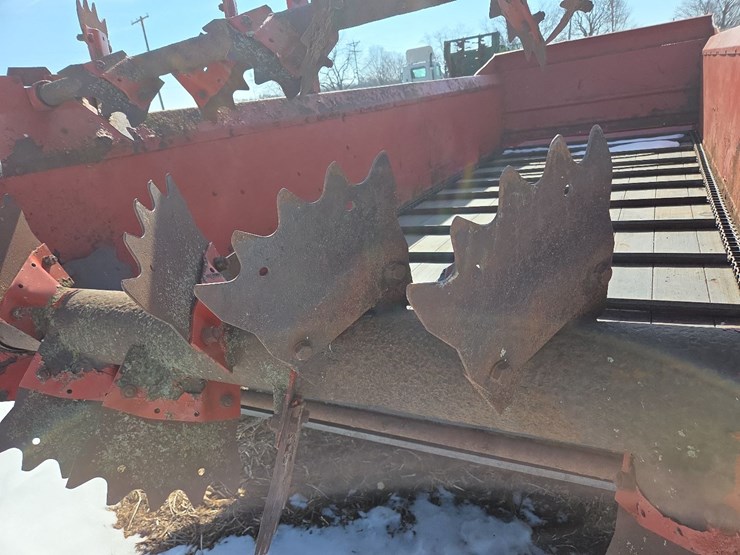 new-holland-195-image-23