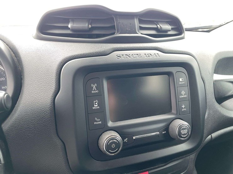 2017-jeep-renegade-image-13