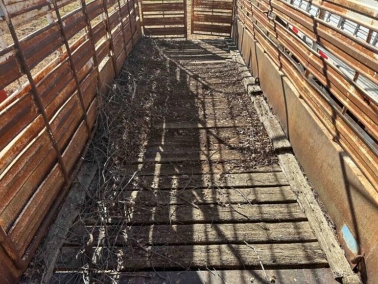 gooseneck-livestock-trailer-image-6