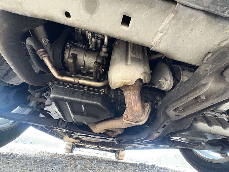 2014-chrysler-town-&-country-image-9