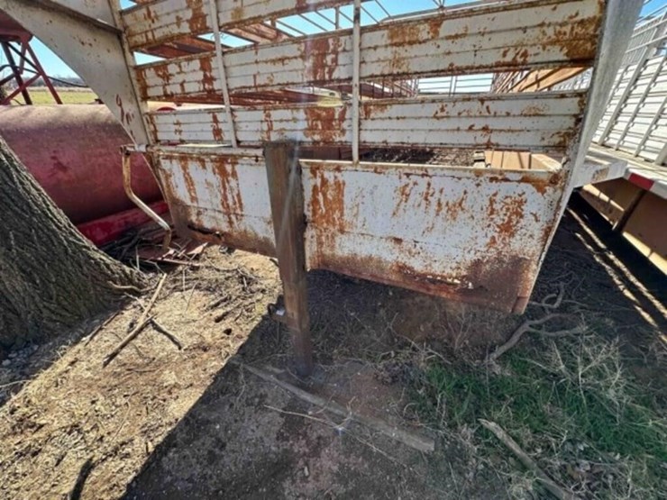 gooseneck-livestock-trailer-image-15