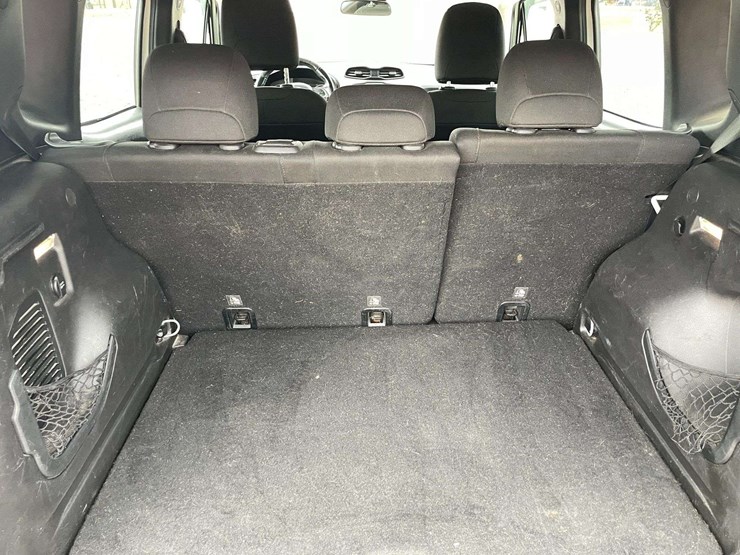 2017-jeep-renegade-image-15