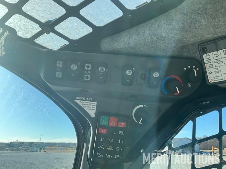 2023-deere-333g-image-30