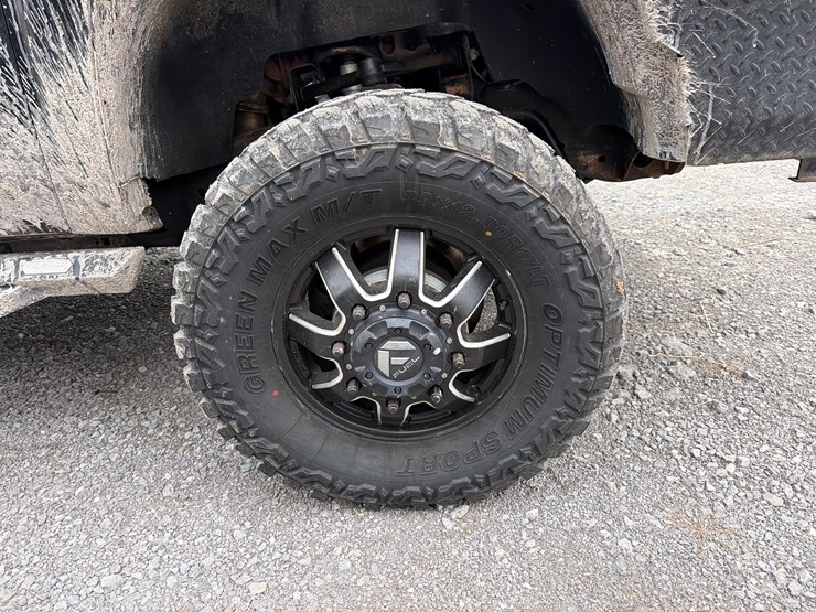 2011-chevrolet-3500-image-11