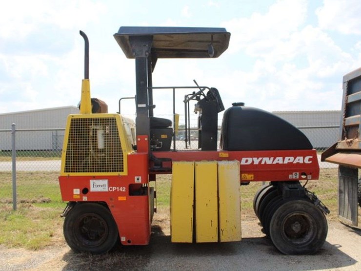 2008-dynapac-cp142-image-1