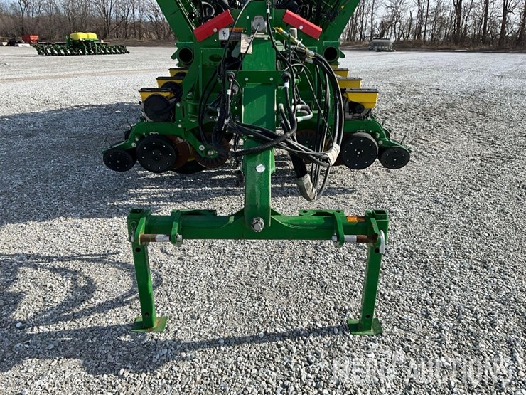 2022-john-deere-1795-image-10