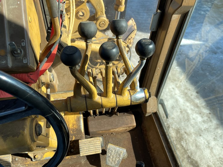 caterpillar-140g-image-39