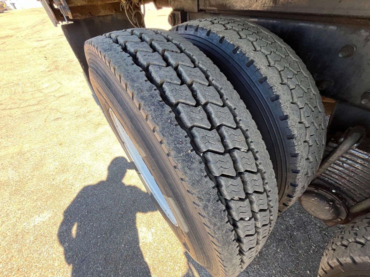 2004-mack-cv713-tandem-dump-truck-(481,756-miles)-image-26