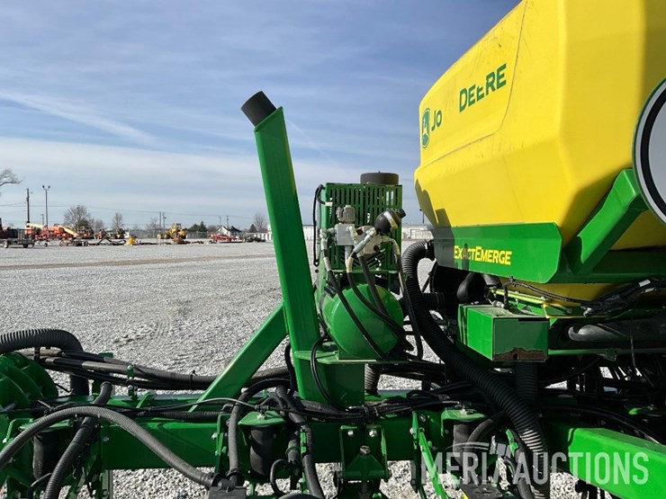 2022-john-deere-dr16-image-19