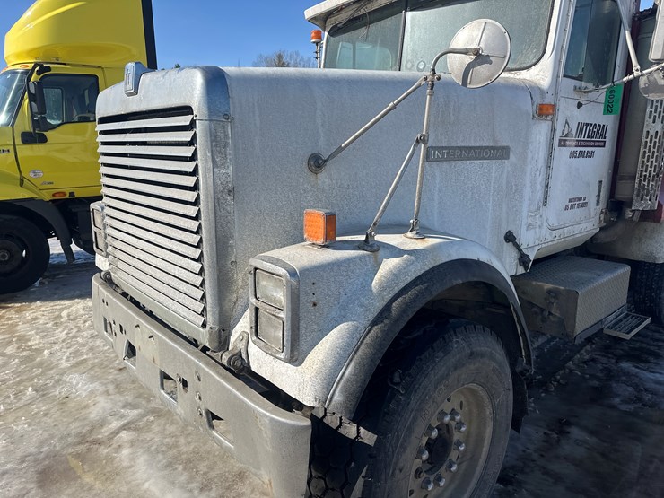 1986-international-f9370-image-9