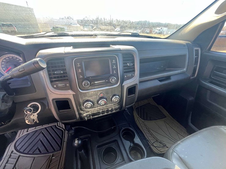 2014-dodge-ram-5500-image-12