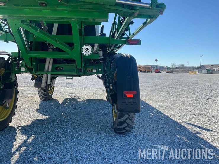 2022-john-deere-410r-image-23