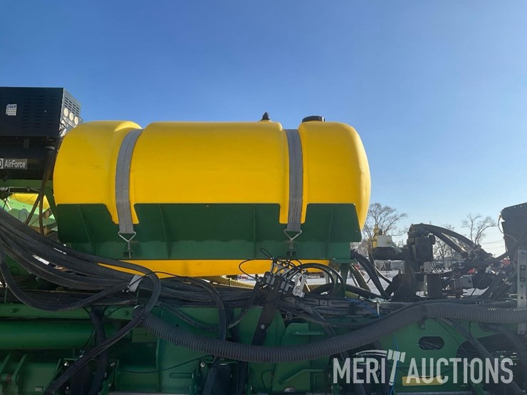 2009-john-deere-1770nt-image-37
