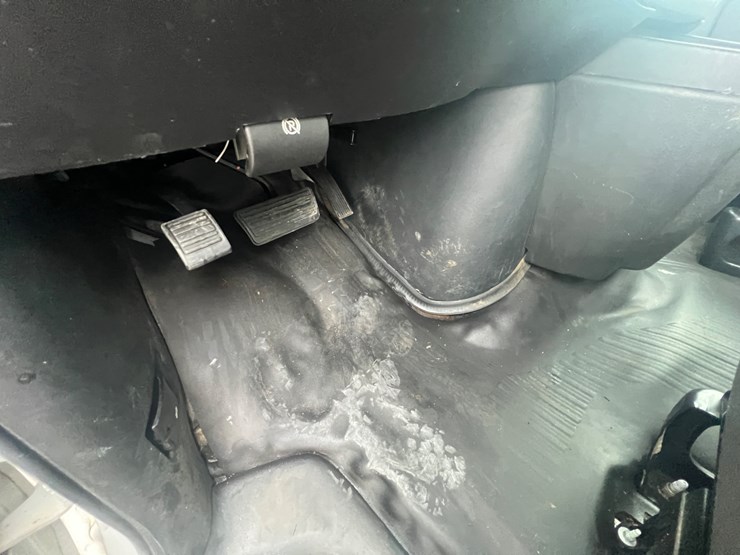 2012-chevrolet-express-g2500-image-31