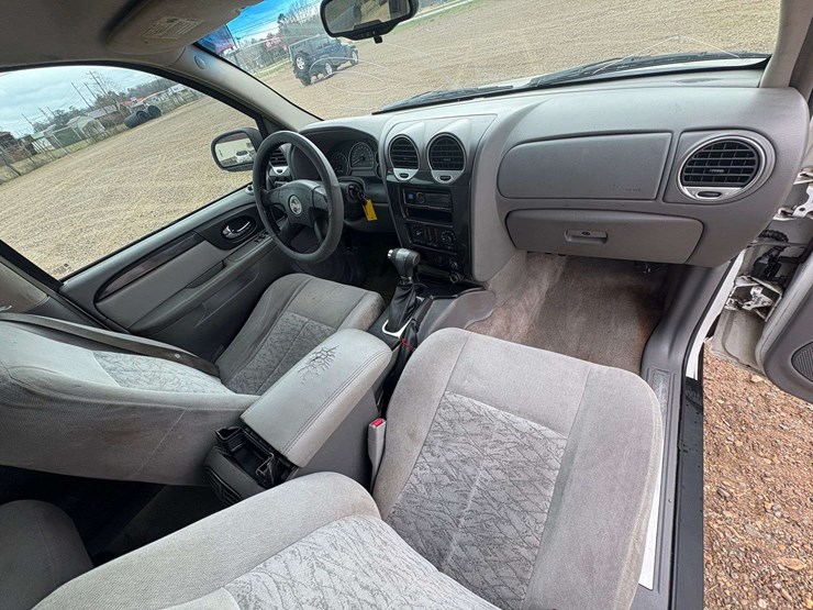 2006-gmc-envoy-image-24