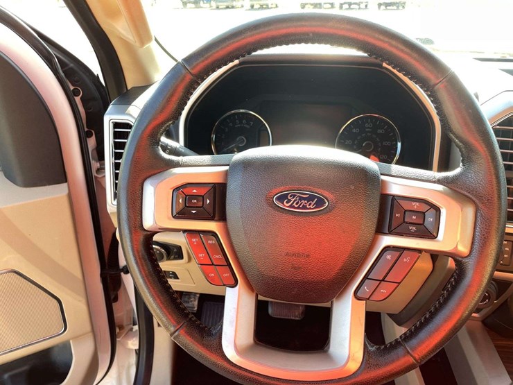 2016-ford-f150-lariat-image-12