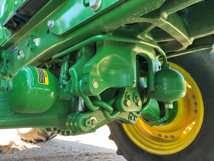 2015-john-deere-6145r-image-8
