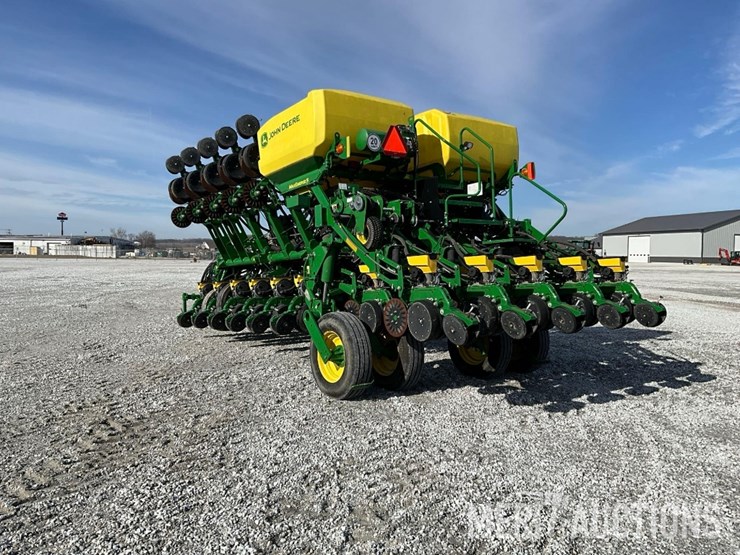 2022-john-deere-1795-image-3