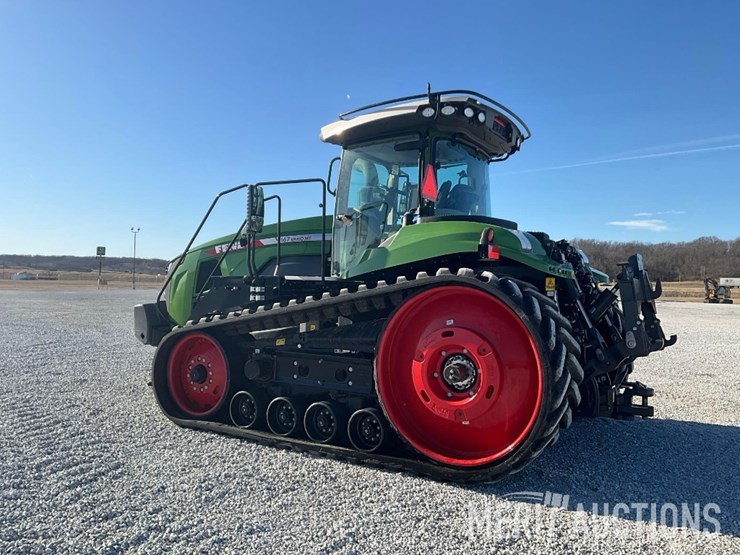 2025-fendt-1167-vario-tractor-image-3
