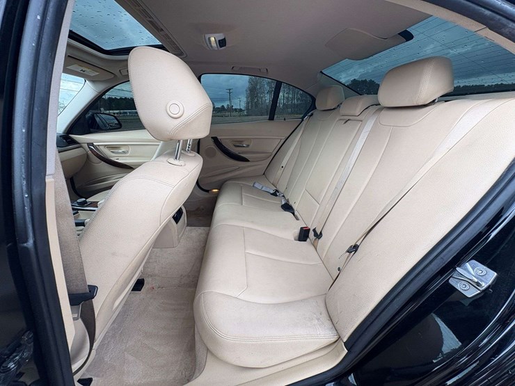 2014-bmw-320i-4-door-sedan-(84,380-miles)-image-15