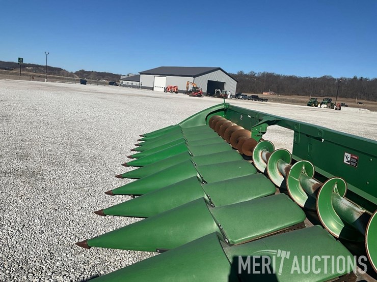 2019-john-deere-712c-image-18