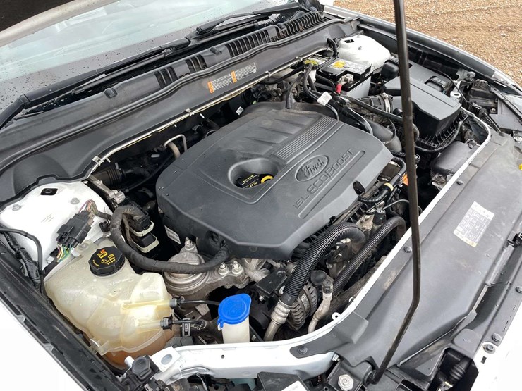 2018-ford-fusion-4-door-sedan-(166,897-miles)-image-8