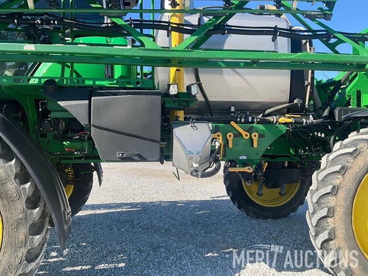 2022-john-deere-410r-image-16